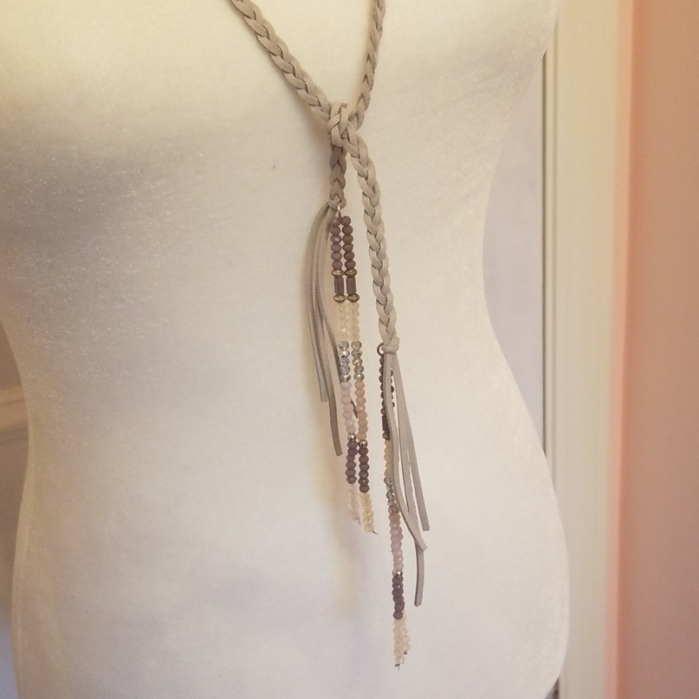 Lavender beaded lasso necklace - Picture 3 of 8